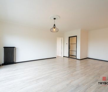 Volledig gerenoveerd 2-slaapkamerappartement te huur – rand centrum... - Photo 3