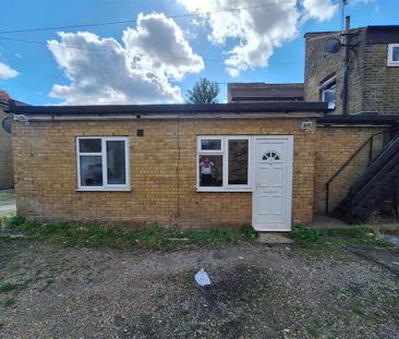 2 bedroom bungalow to rent - Photo 1