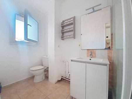 STUDIO RDC CENTRE VILLE - LOCATION VIDE NON MEUBLEE, - Photo 4