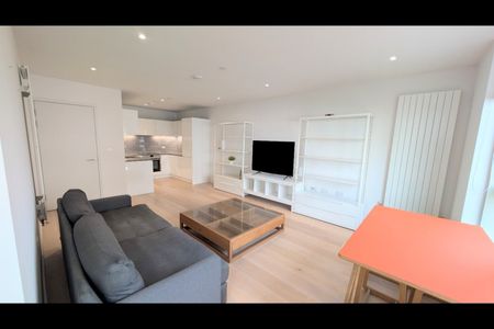 1 Bed Flat, Corsair House, E16 - Photo 2