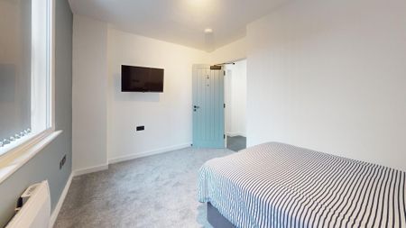 4 bedroom terraced house to rent - Photo 5
