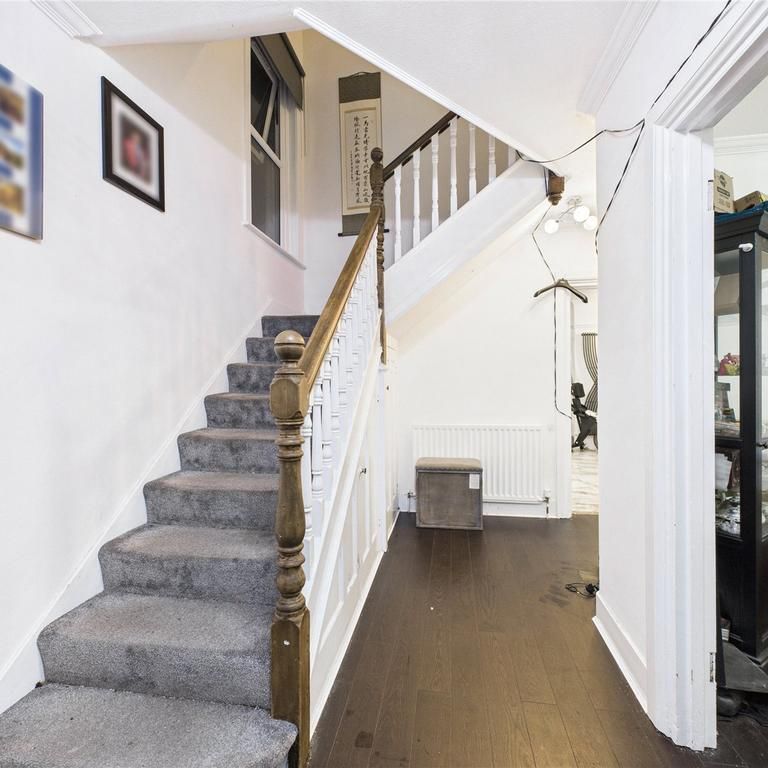 4 bedroom terraced house to rent - Photo 1