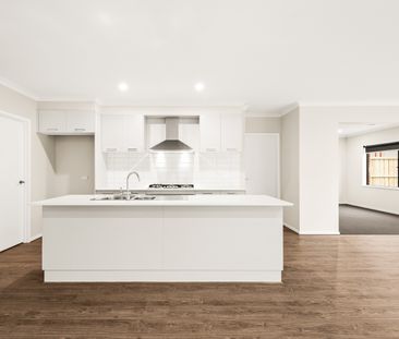 20 Gaston Loop, Officer VIC 3809 - House For Rent | Domain - Photo 2