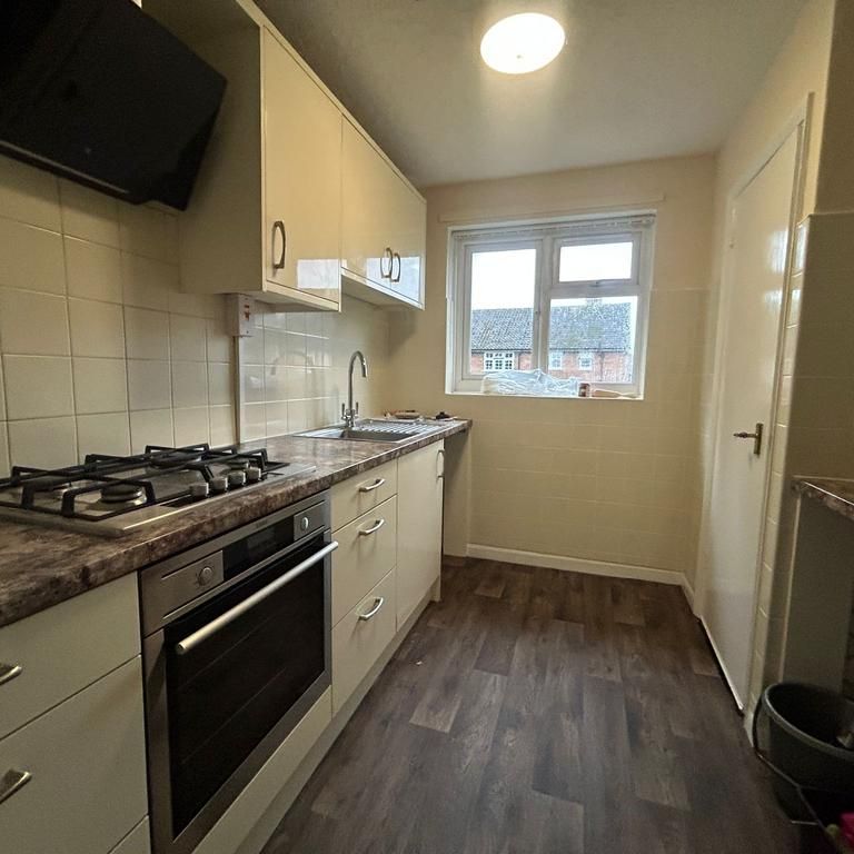 2 bedroom maisonette to rent - Photo 1