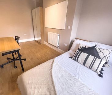 5 bedroom flat to rent - Photo 6