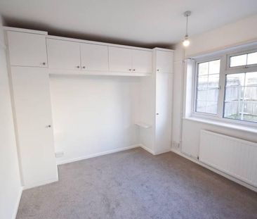 3 bedroom terraced bungalow to rent - Photo 2