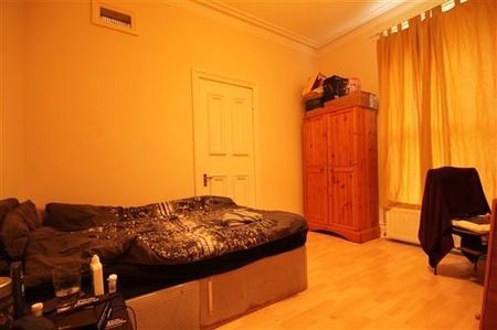 4 bedroom apartment to rent - Photo 3