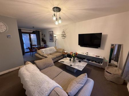 2 bedroom townhouse to rent - Photo 3