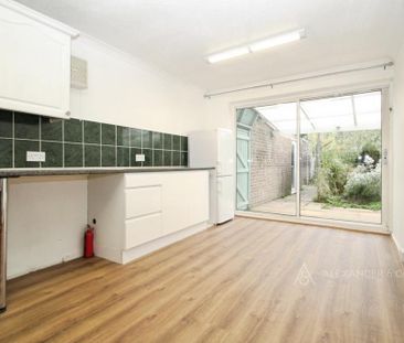 3 bedroom detached house to rent - Photo 3