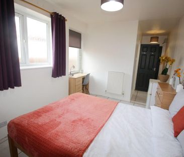 1 bedroom in a house share to rent - Photo 6