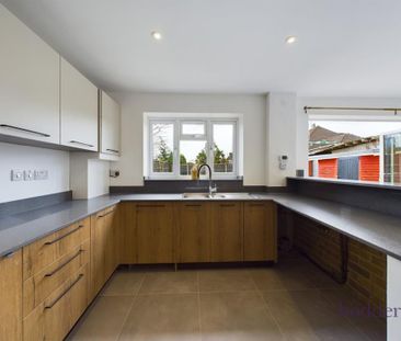 4 bedroom detached house to rent - Photo 6