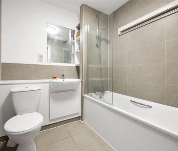 2 Bed Flat, Goodchild Road, N4 - Photo 2