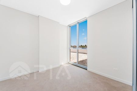 Modern 1 bedroom apartment close to amenities for lease - Photo 4