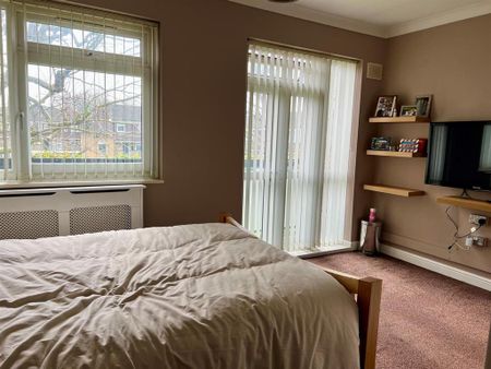 1 bedroom in a house share to rent - Photo 4