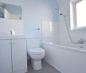 3 bedroom semi-detached house to rent - Photo 2