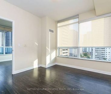 Beautiful Two Bedroom Unit With Parking Wellesley & Sherbourne - Photo 4