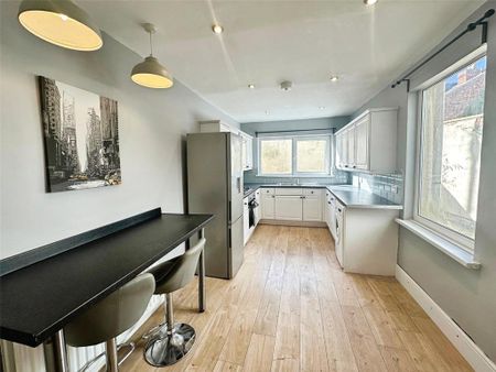 3 bedroom terraced house to rent - Photo 4