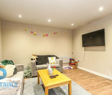 6 bed Semi-Detached House for Rent - Photo 1