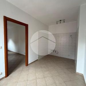 Bilocale in affitto - Photo 2
