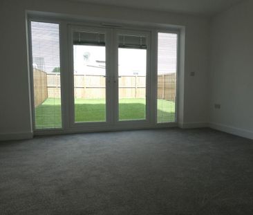 3 bedroom semi-detached house to rent - Photo 2