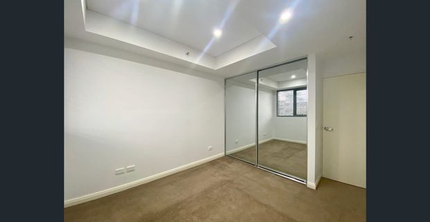 #MINUTES TO AUBURN STATION & SHOPS #SPACIOUS MODERN 1 BED - Photo 1