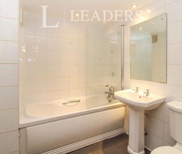 2 bedroom flat to rent - Photo 6