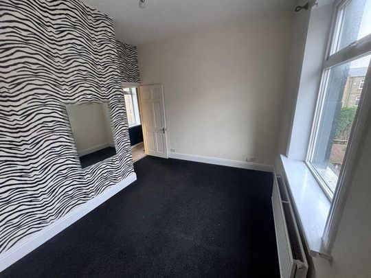 2 bedroom end of terrace house to rent - Photo 1