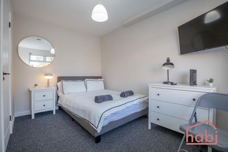 6 bedroom terraced house to rent - Photo 3