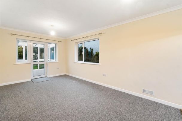 Southland Park Road, Wembury, Plymouth - Photo 1