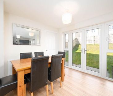 4 bedroom detached house to rent - Photo 4