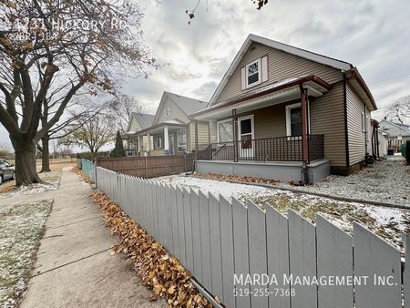 NEWLY RENOVATED 2BEDROOM/1BATH SINGLE-FAMILY HOME + UTILITIES - Photo 2