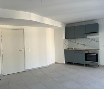 Location Appartement 2 pièces 42m² BRIGNOLES 83170 - Photo 2