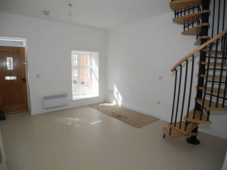 Heckingham Park Drive, Hales, NR14 - Photo 3