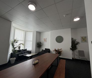 21 bedroom house share to rent - Photo 1