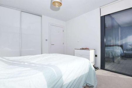 1 Bed Flat, Lambarde Square, SE10 - Photo 4