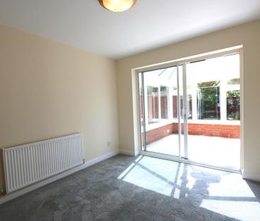 4 bedroom detached house to rent - Photo 2