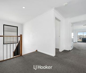 Stylish 4-Bedroom Family Home in Peaceful Clyde North - Photo 2