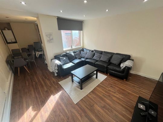 Manor Drive, Hyde Park, LS6 1DD, Leeds - Photo 1