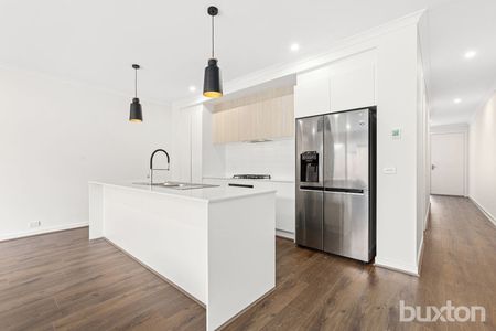 Substantially Proportioned With 2 Levels of Luxury - 4 Bedrooms & 2 Bathrooms! - Photo 5