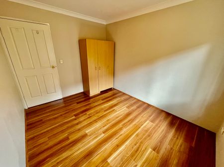 Conveniently Located Apartment! - Photo 3