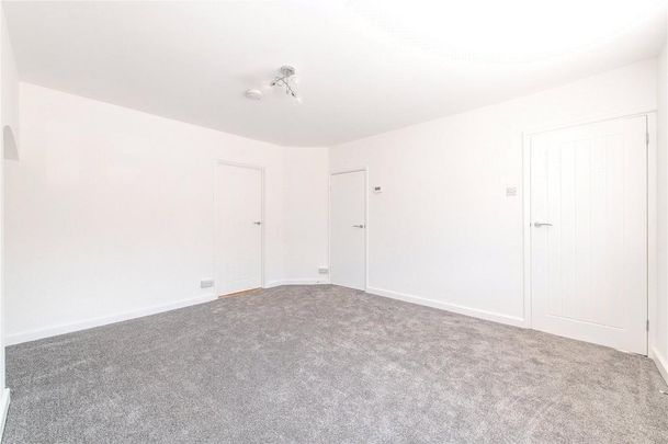 3 bedroom end of terrace house to rent - Photo 1