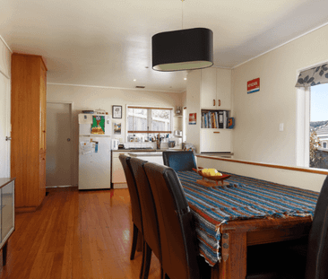 Well-Presented and Private Family Home! - Photo 5