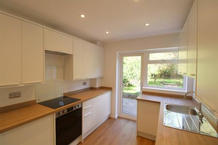 3 bedroom detached house to rent - Photo 5