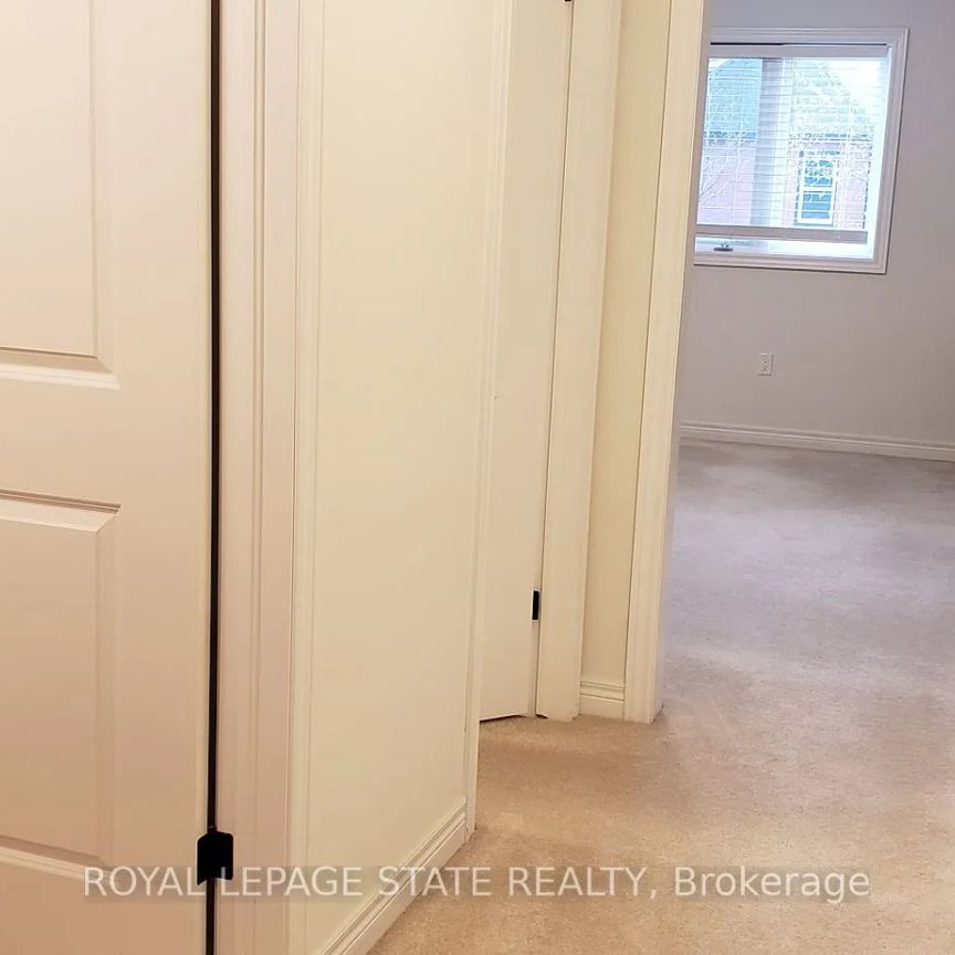 Condo Townhouse For Lease | X8246552 - Photo 1