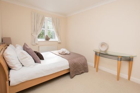 Sandown Court, Worth, Crawley, RH10 - Photo 2
