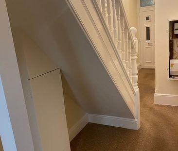 4 Bed Semi-Detached House, Mordaunt Road, SO14 - Photo 3