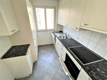 Familienfreundliche Altbauwohnung mit Balkon an ruhiger Lage - Photo 4