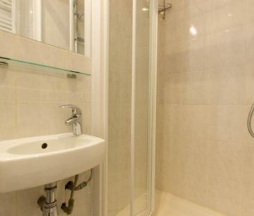 BILLS INCLUDED - Studio to rent in Earl's Court, London SW5 - Photo 3