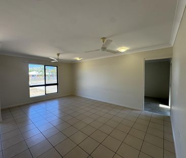 Comfortable Family Home - Photo 1