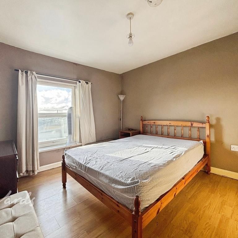1 bedroom in a flat share to rent - Photo 1